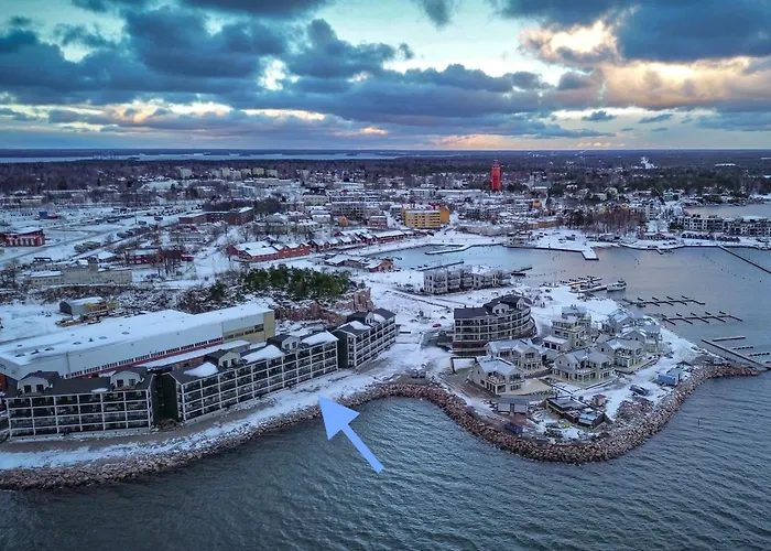 Solara In Kuningatarranta * Hangö